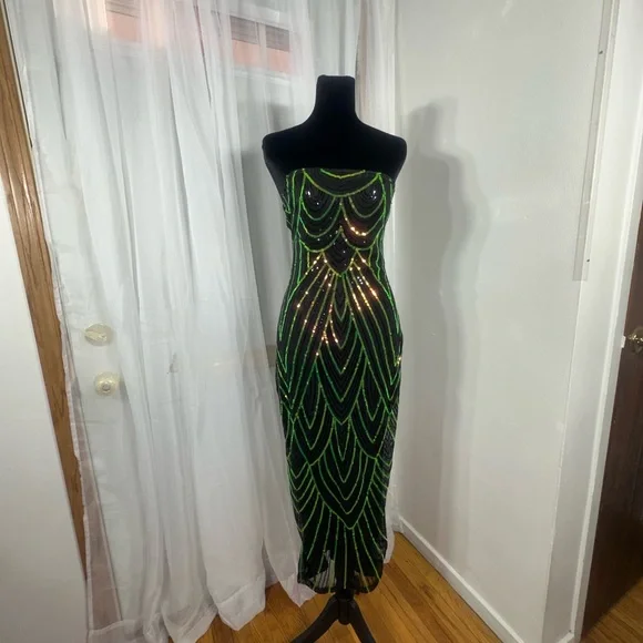 Elegant Black and Green Sequin Dress - Picture 2 of 4
